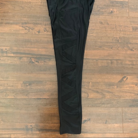 EUC criss cross mesh x by gottex black leggings - Picture 7 of 9